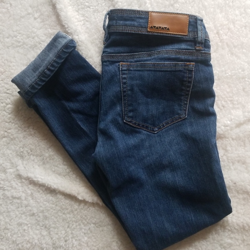 Medium wash capri